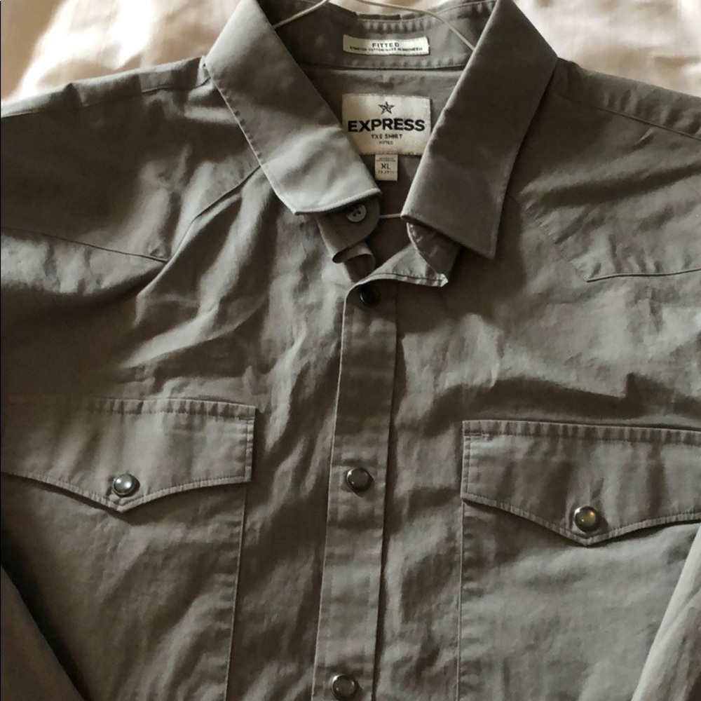 Men’s express dress shirt